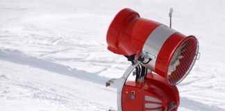 Czym pokryć lakier?