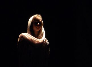 Czy numer domu musi być podświetlony?