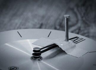 Jak przykleić numer na drzwi? Jak przykleić numer na drzwi?